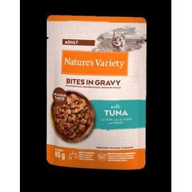 NATURE`S VARIETY Cat Bites in Gravy with Tuna 85G - pilnvētīga barība, konservi pieaugušiem kaķiem. Tvaicēti tunča gabaliņi maigā mercē.